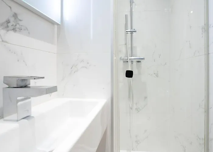 Centre 2 - 2p * Paříž